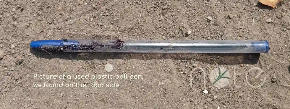 Image of a plastic ball pen lying - challenges in recycling plastic ball pens